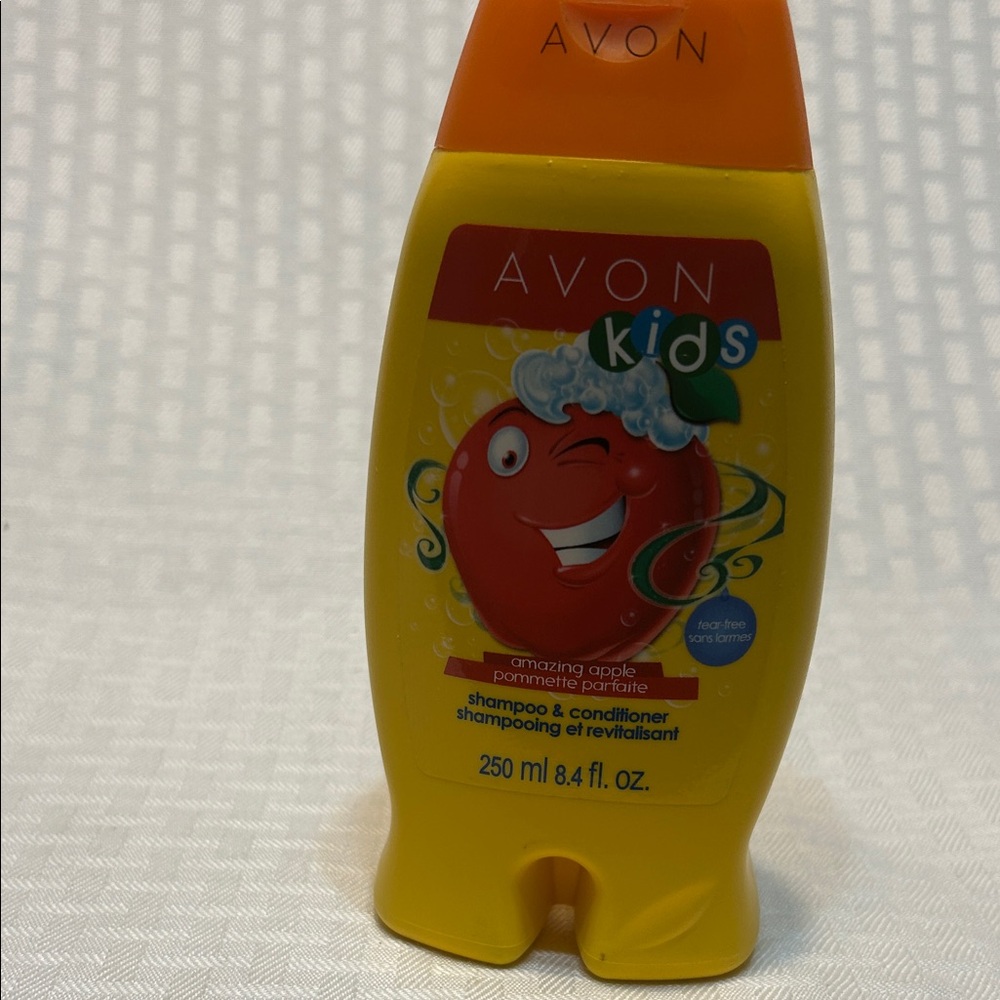 Avon Kids Apple 2-in-1 Shampoo & Conditioner - Sealed